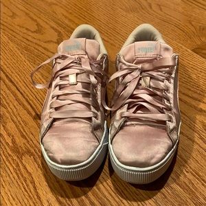 Gold Rose Puma Sneakers ( Girl)